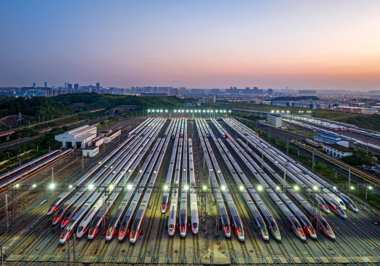 心向暖陽(yáng)，步履生花